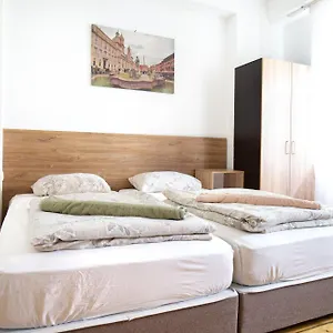 En-suite Rooms: Novа In Center Guest house